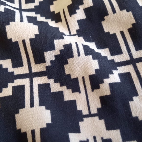 Forever 21 Patterned Pants - Picture 2 of 4